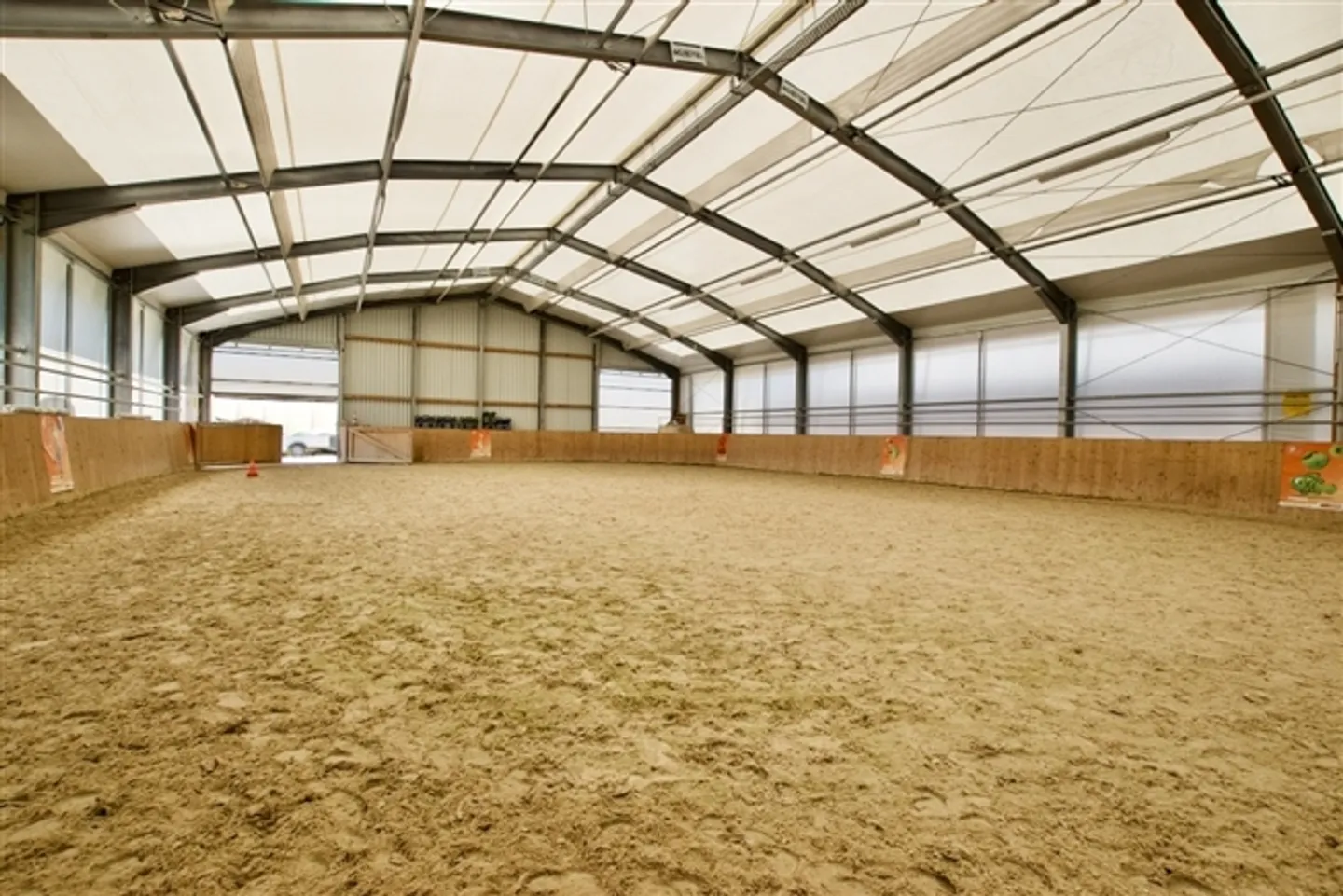 «Reitzentrum Yverdon 110 Boxen, Reitschulen, Unterkunft» - Foto 6 von 8