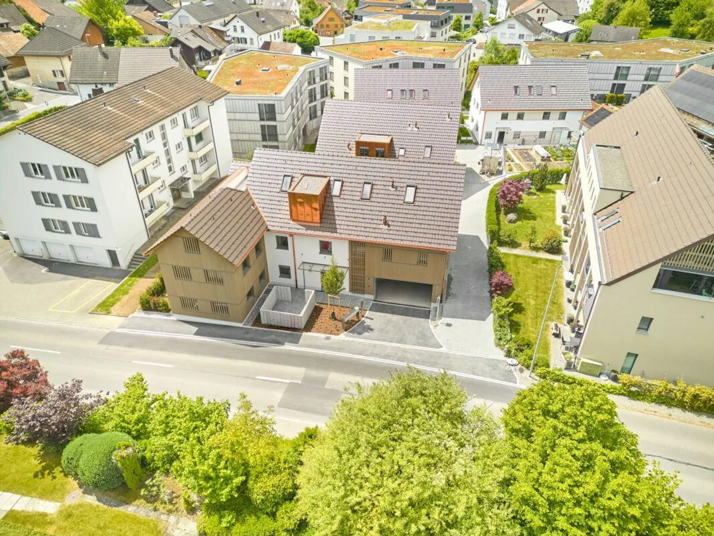Maison double de 6 1/2 pièces avec surface de terrain utilisable - Photo 8 sur 14