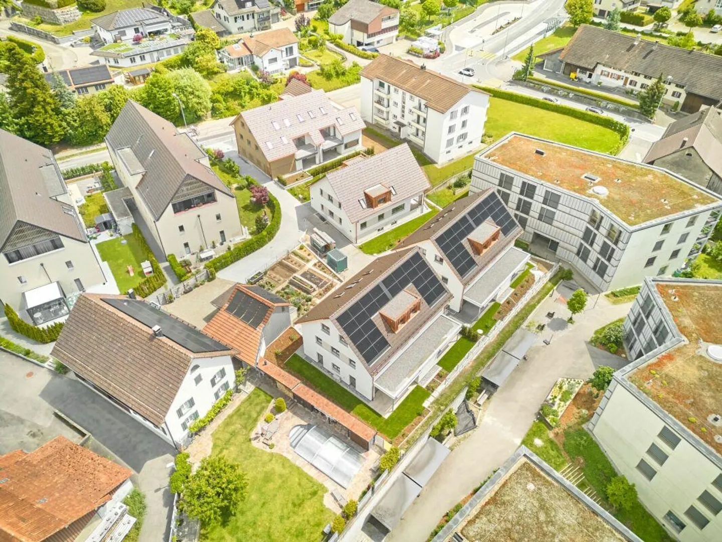 Maison double de 6 1/2 pièces avec surface de terrain utilisable - Photo 10 sur 14