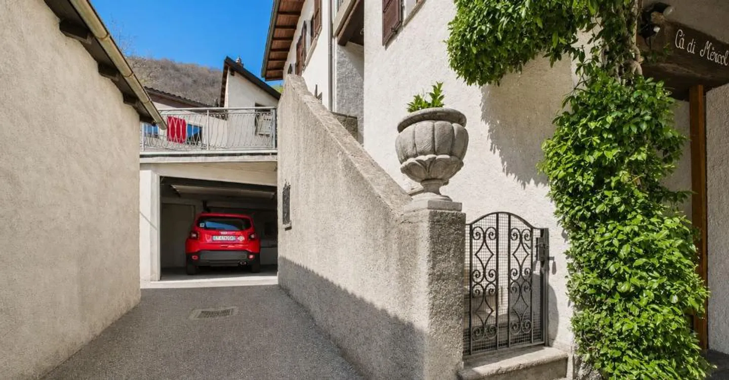 Villa direkt am See mit Anlegestelle - Foto 7 von 11