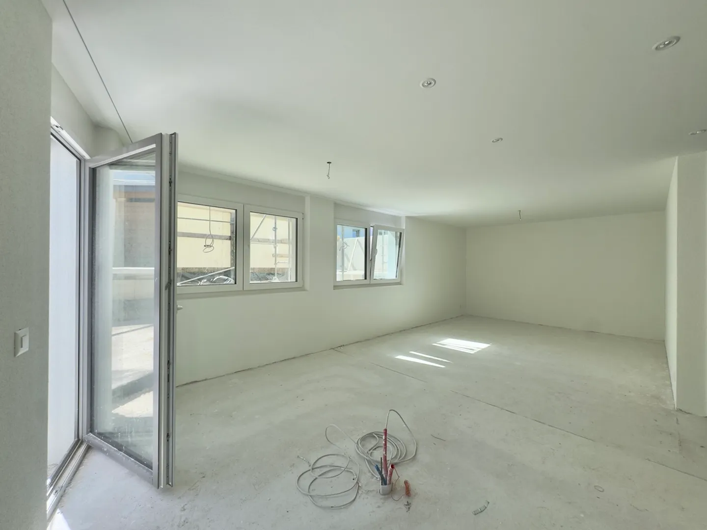 Light-flooded ground floor apartment with garden, excellent location - Photo 3 of 11