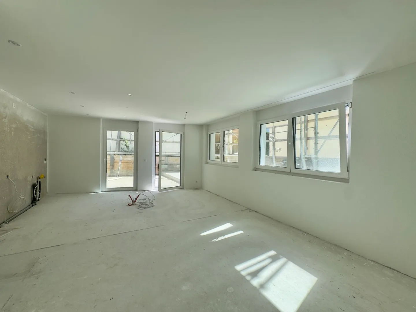 Light-flooded ground floor apartment with garden, excellent location - Photo 4 of 11