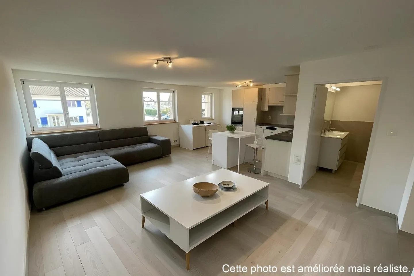 Ampio Appartamento di 4.5 Stanze - Foto 2 di 13