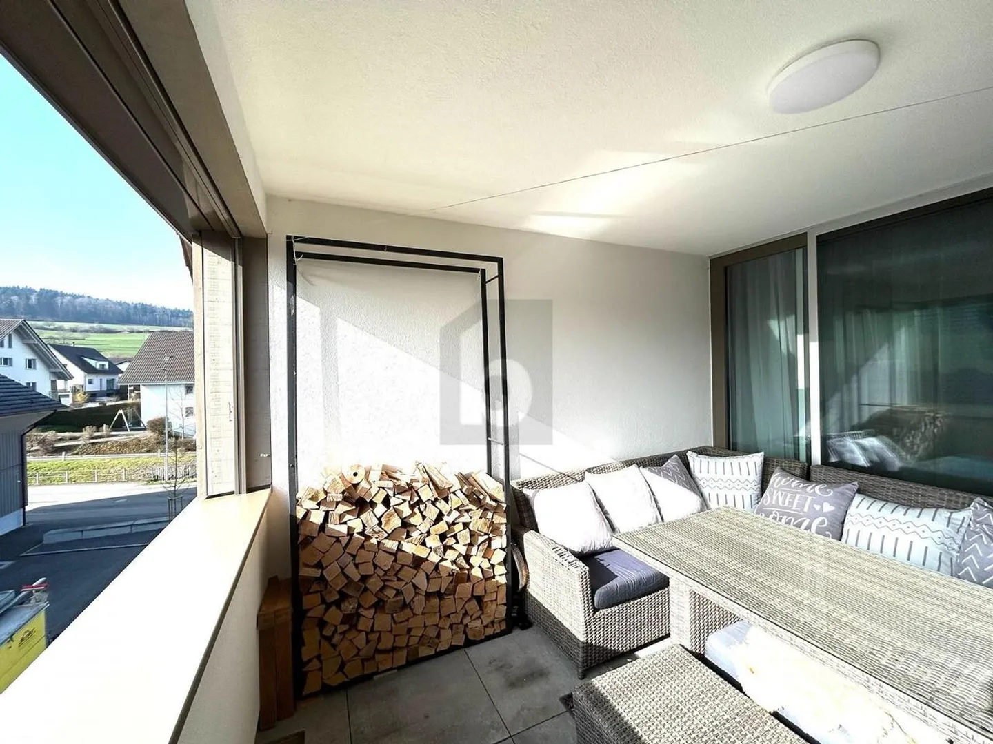 Stilvolle Attika mit Schallschutz - Foto 1 von 6