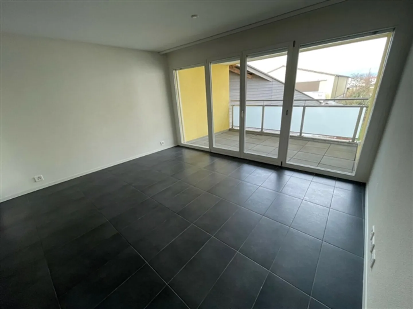 2.5-room apartment on the first floor - Photo 3 of 10