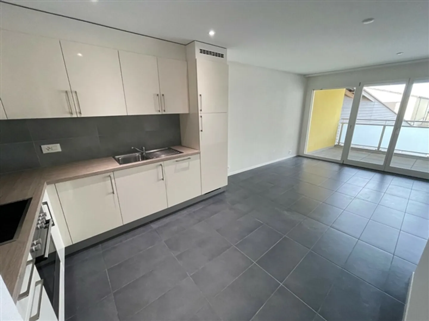 2.5-room apartment on the first floor - Photo 4 of 10