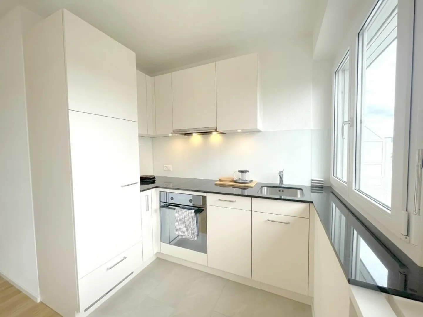 ZENTRAL - MÖBLIERT - SANIERT - Foto 2 von 8