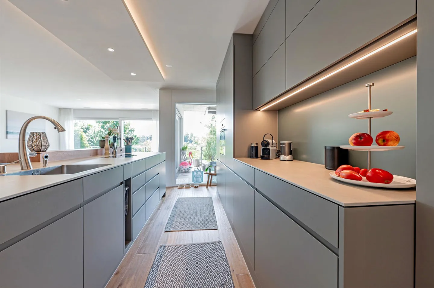 Moderno appartamento con terrazza di 4,5 stanze con vista panoramica, terrazza e giardino - Foto 8 di 18