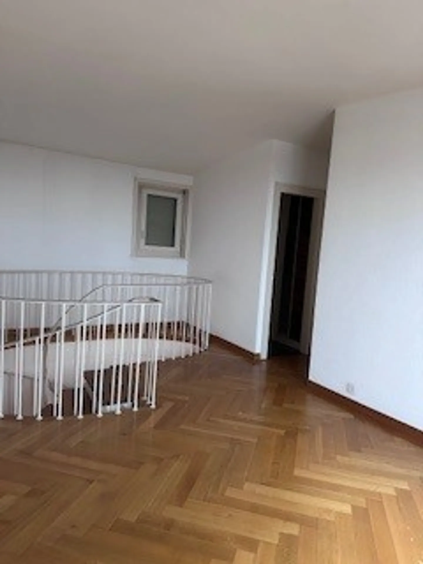 Duplex spazioso con balconi - Foto 6 di 9