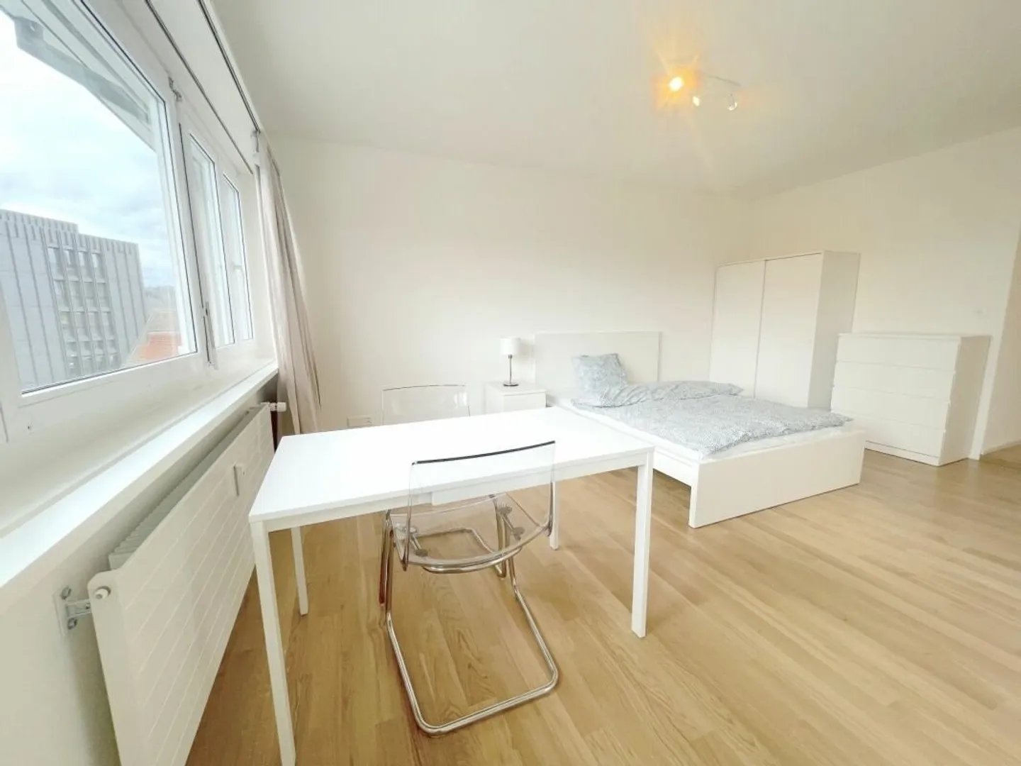 ZENTRAL - MÖBLIERT - SANIERT - Foto 3 von 8