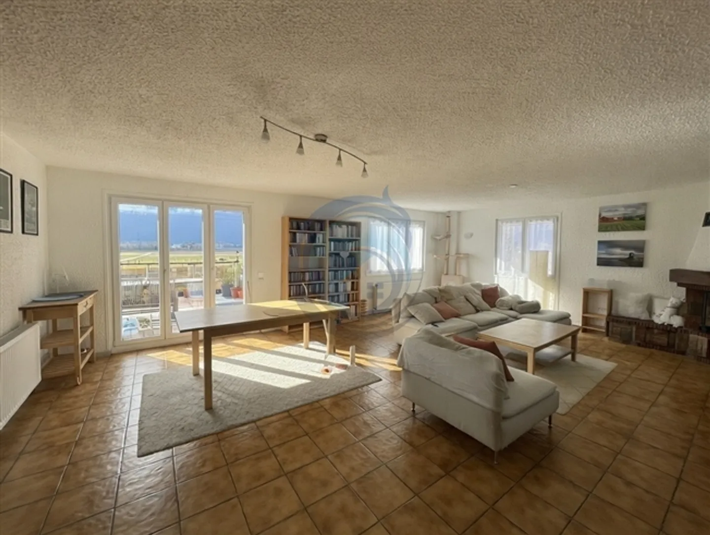 Beautiful 4.5-Room Apartment with Large Terrace - Photo 2 of 14