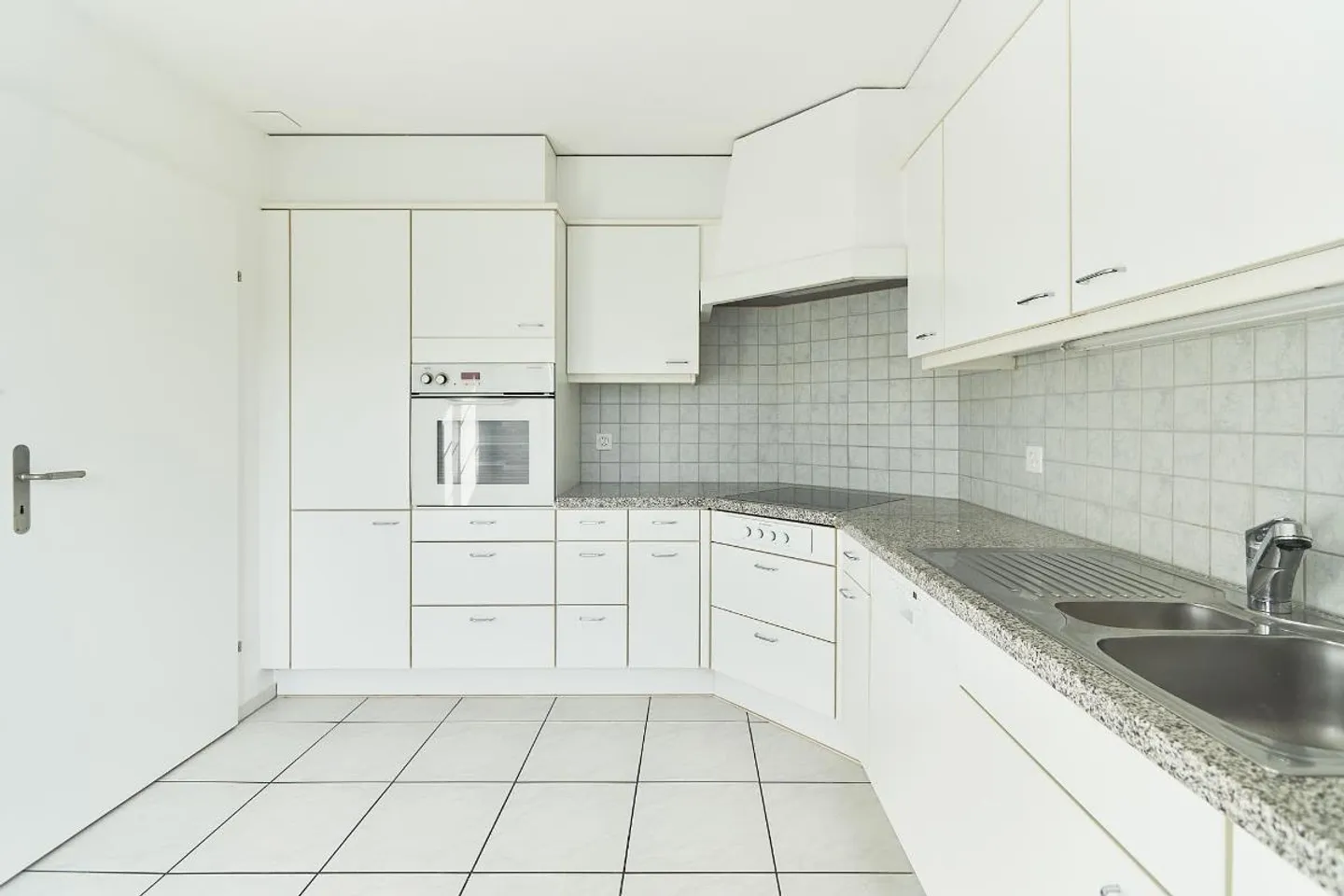 Appartamento attraente di 4,5 stanze in affitto a Fischbach-Göslikon - Foto 2 di 5