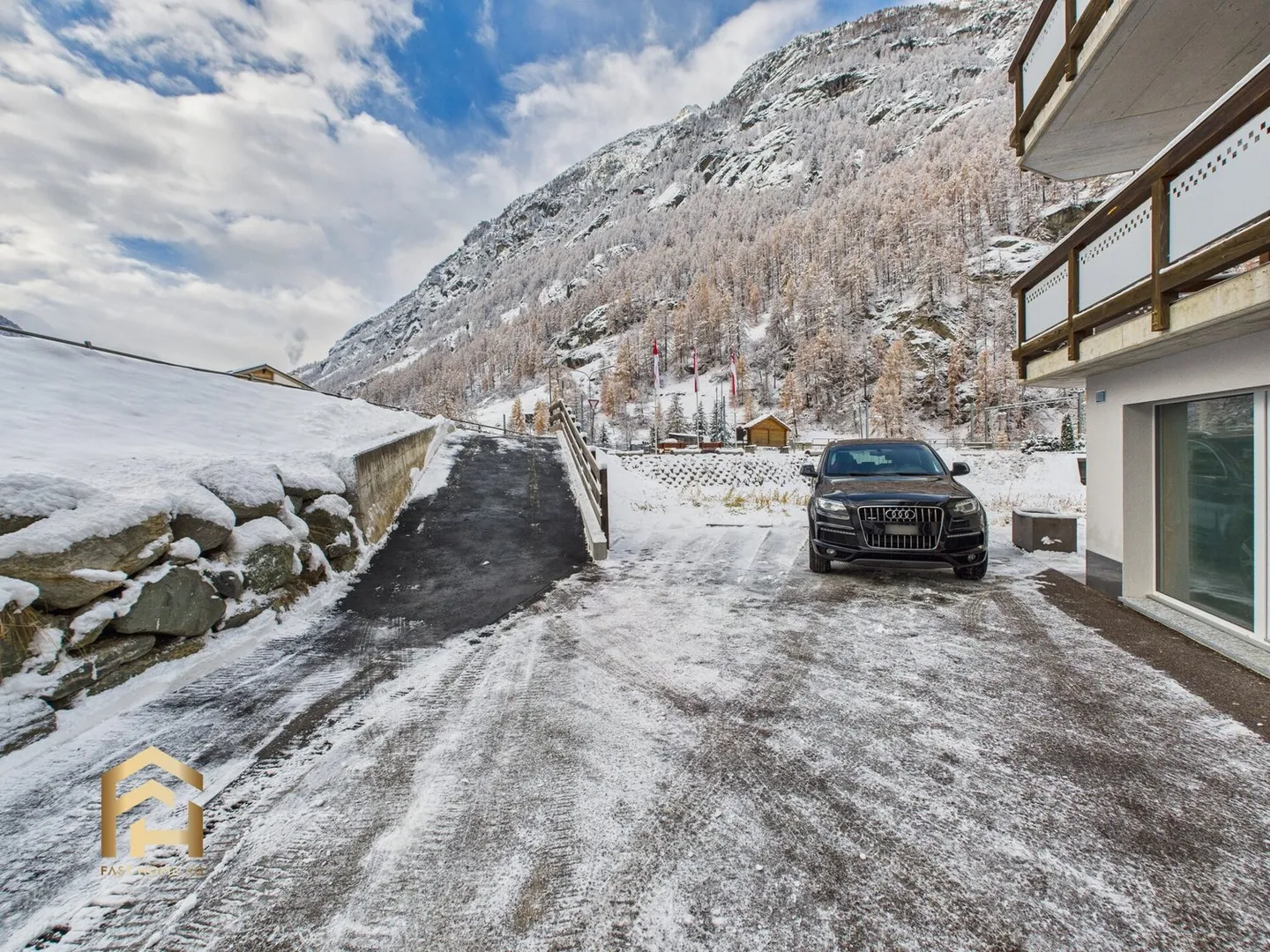 Centrally Located Car Garages in Täsch - Photo 5 of 13