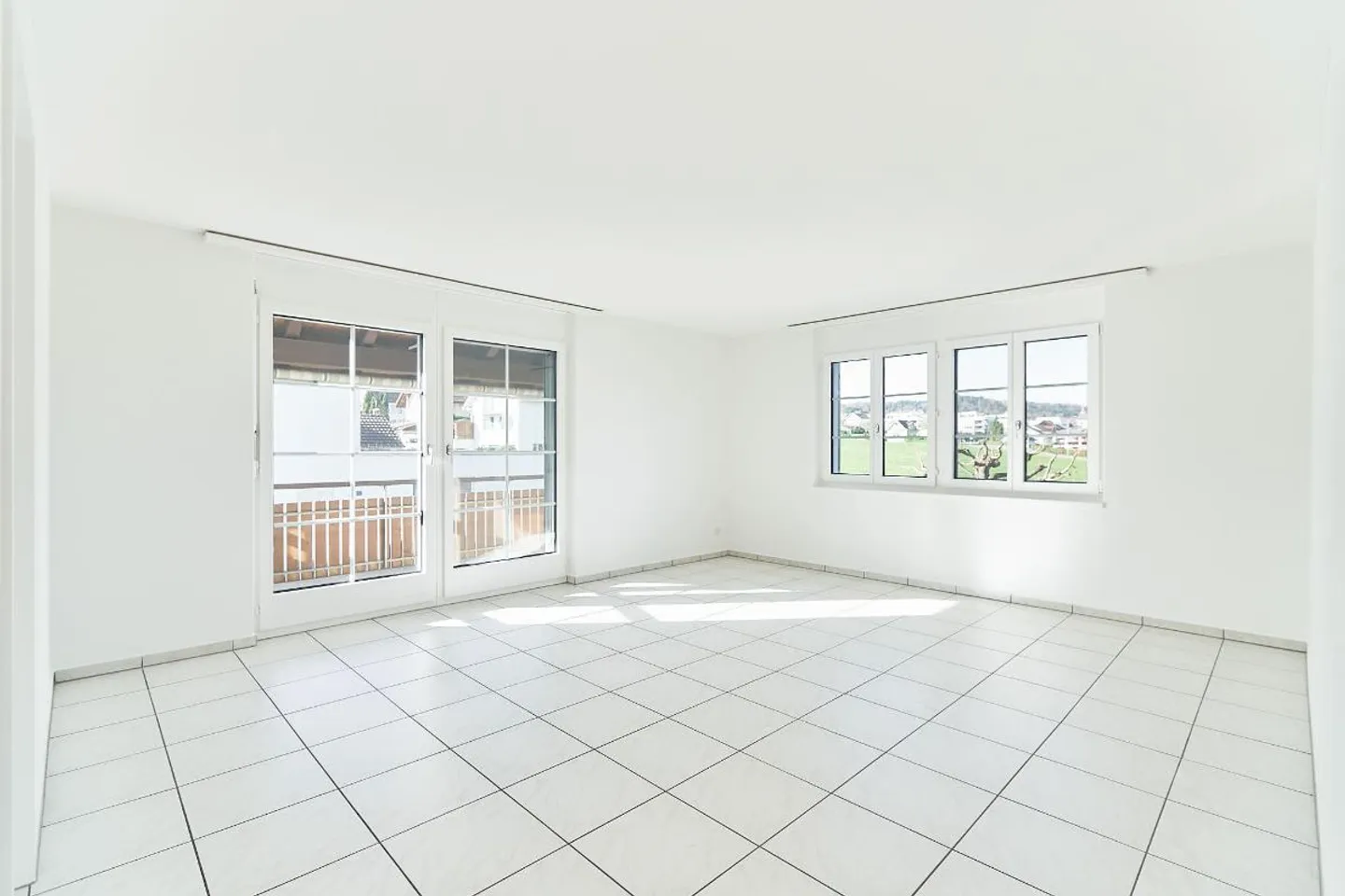 Appartamento attraente di 4,5 stanze in affitto a Fischbach-Göslikon - Foto 1 di 5