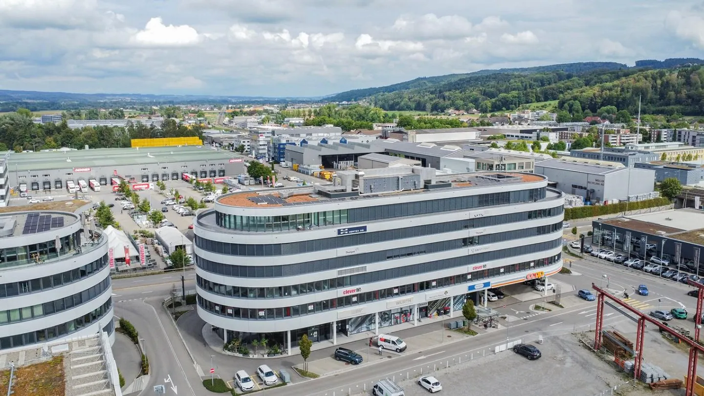 Bureau moderne et lumineux dans un emplacement central à Frauenfeld - Photo 1 sur 8