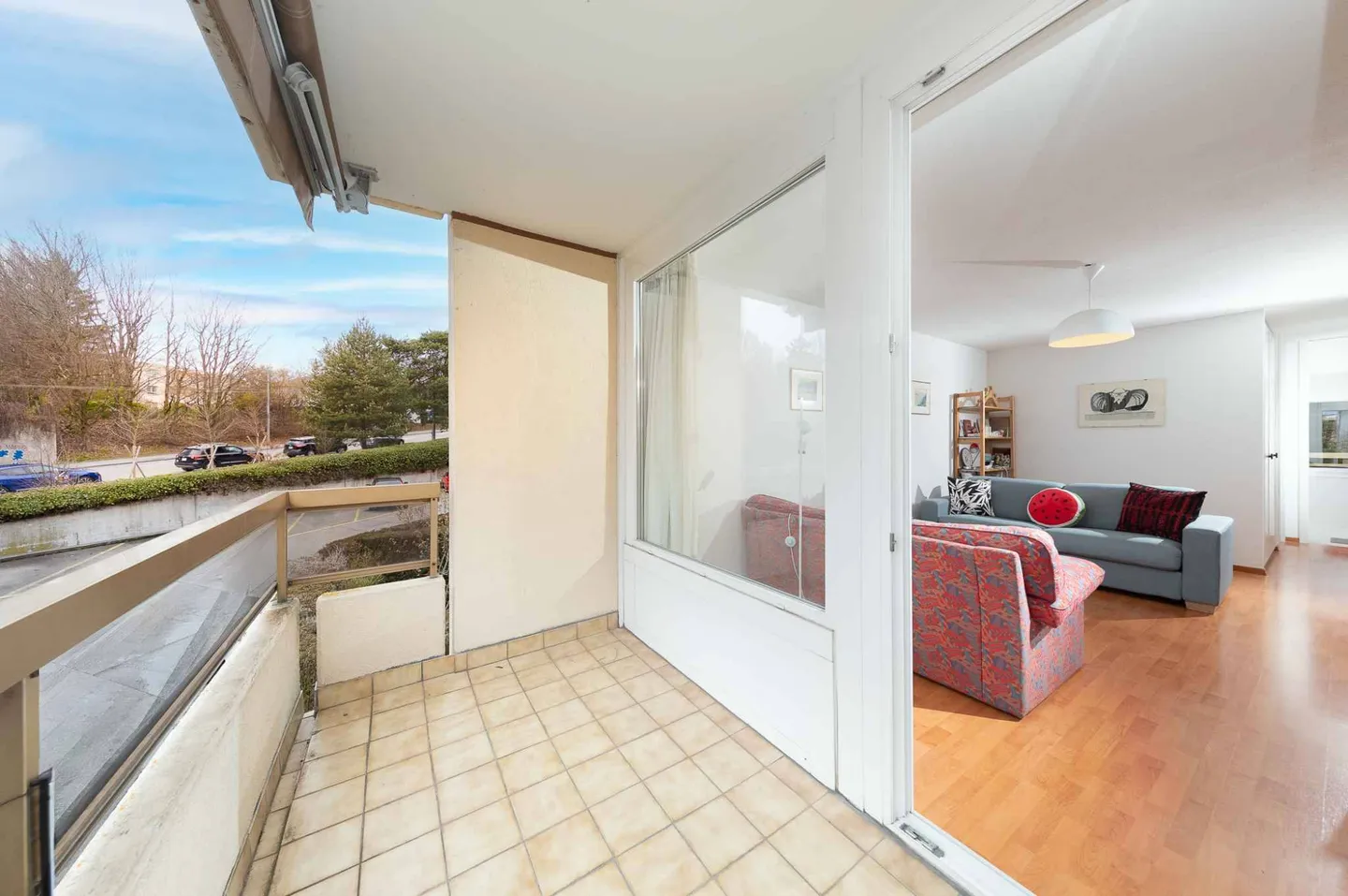 Appartement spacieux avec balcon - Photo 3 sur 10