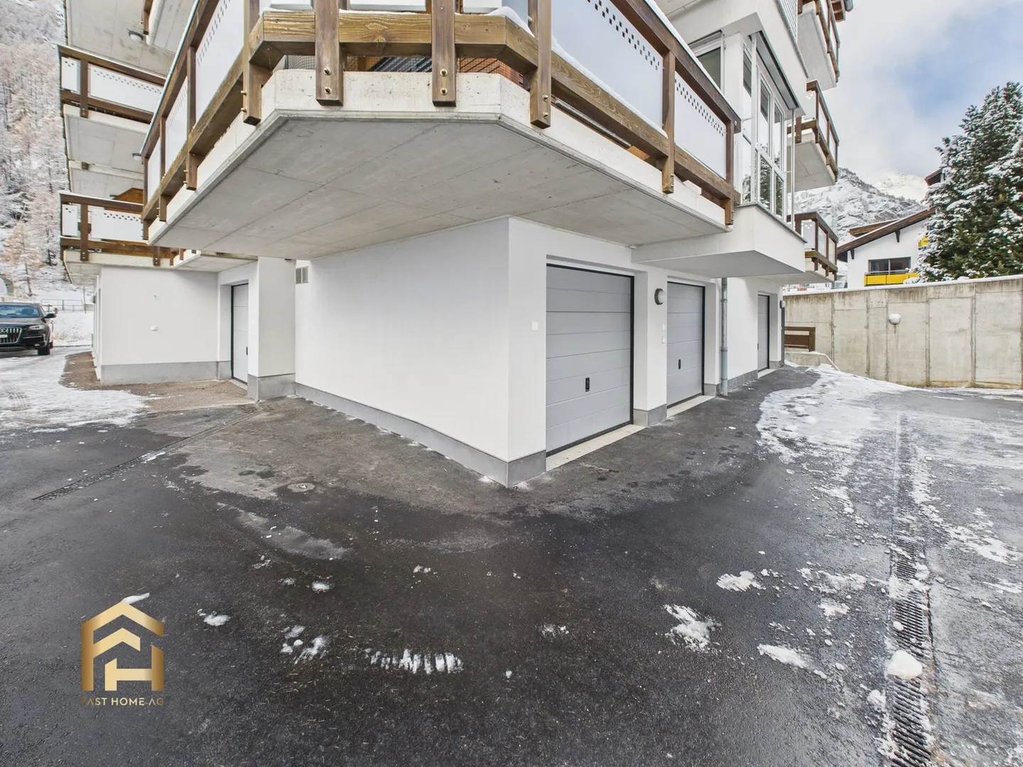 Centrally Located Car Garages in Täsch - Photo 7 of 13