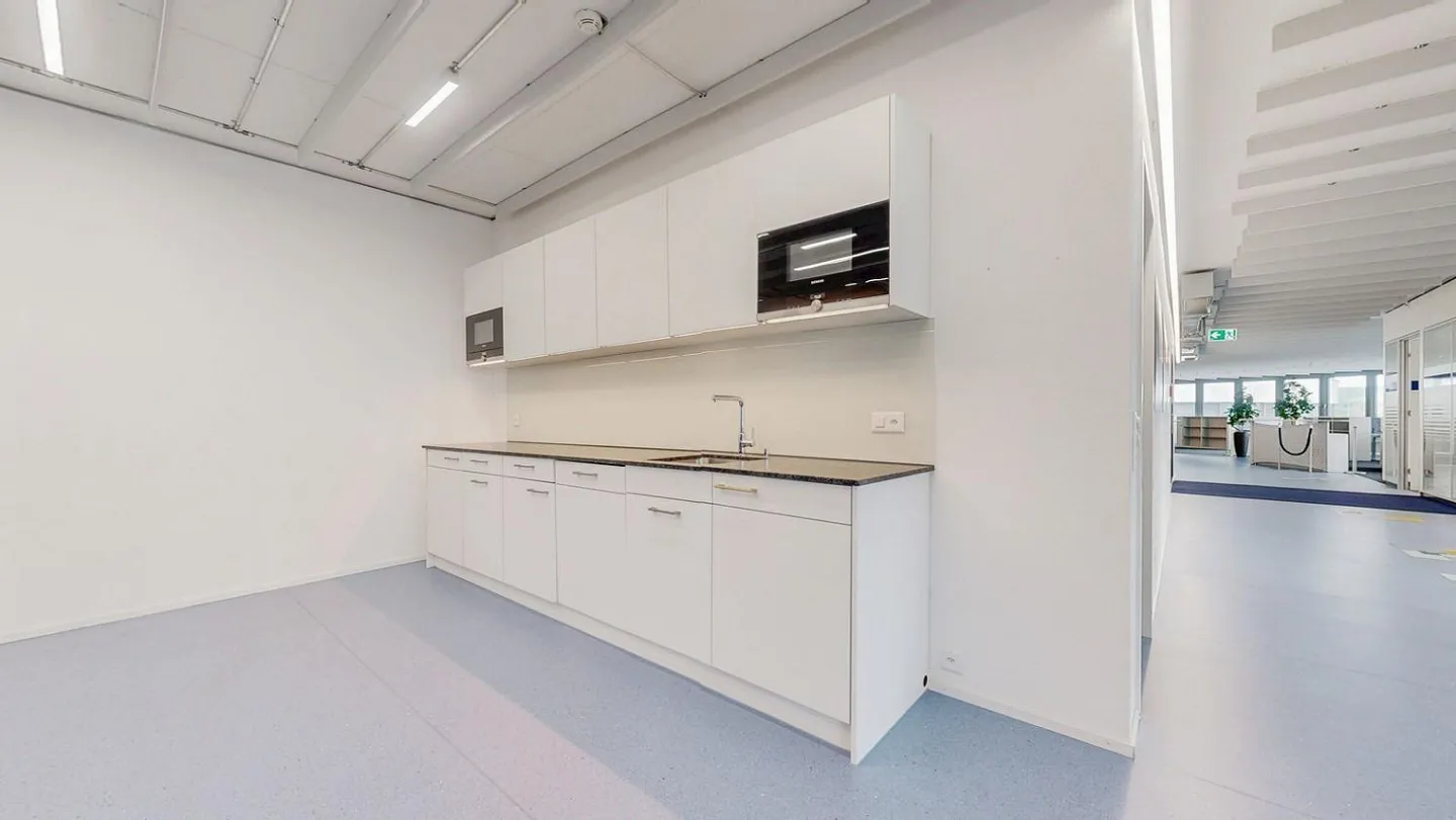 Bureau moderne et lumineux dans un emplacement central à Frauenfeld - Photo 4 sur 8