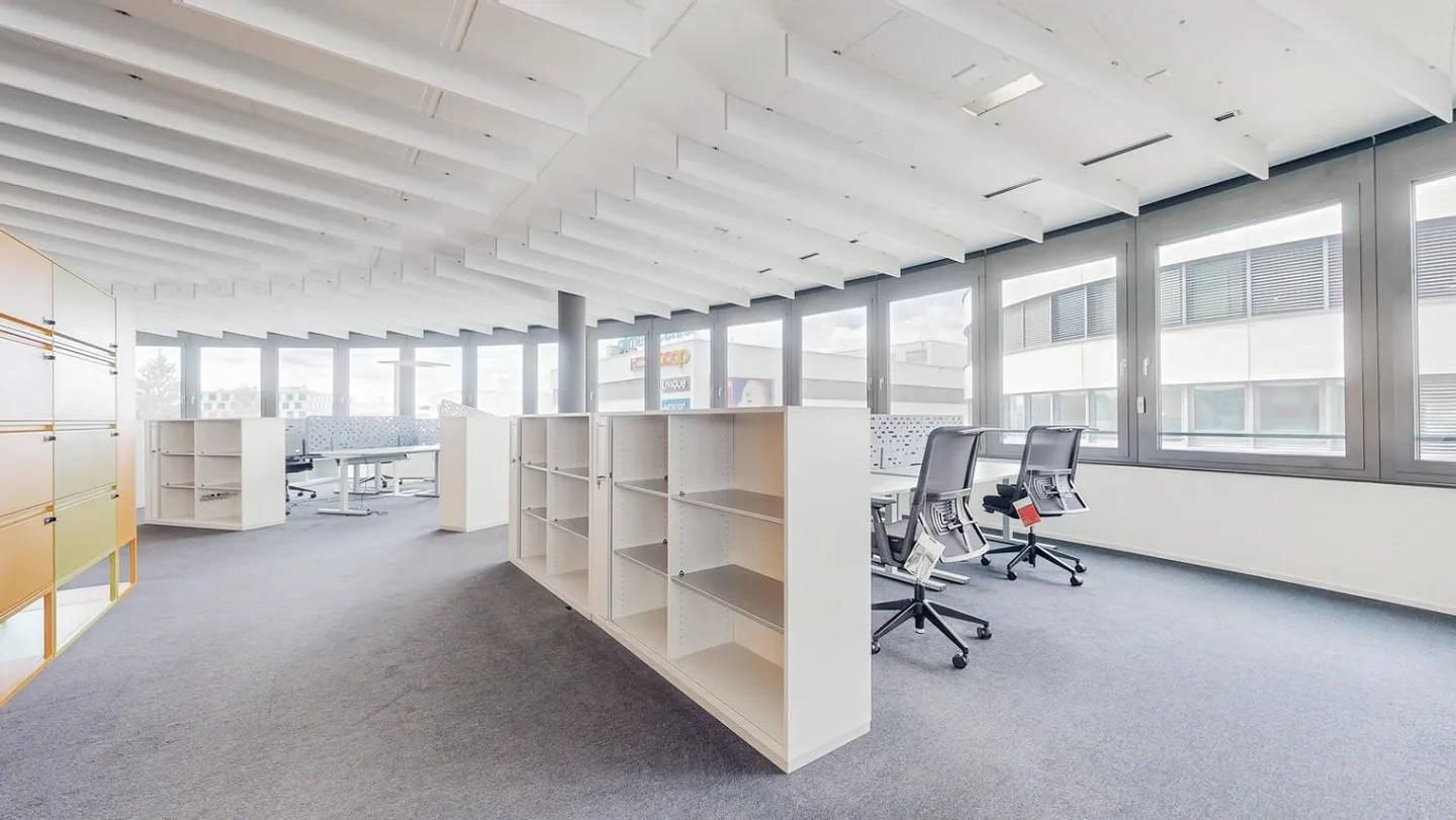 Bureau moderne et lumineux dans un emplacement central à Frauenfeld - Photo 5 sur 8