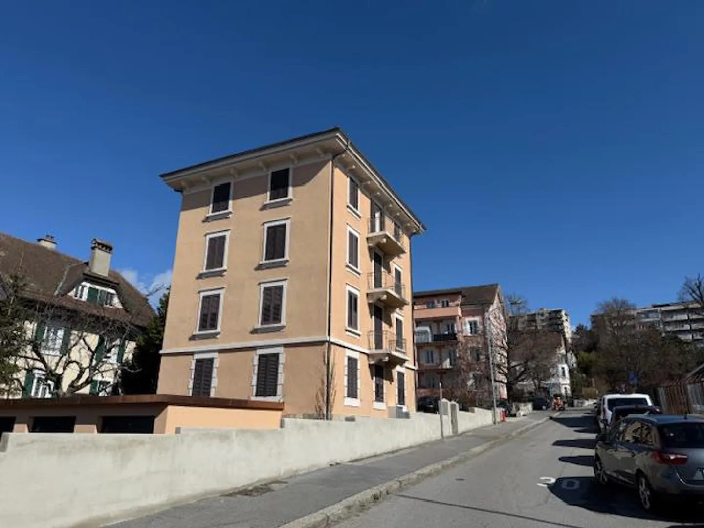 Lausanne les Hauts, edificio di 4 appartamenti e ufficio indipendente - Foto 1 di 4
