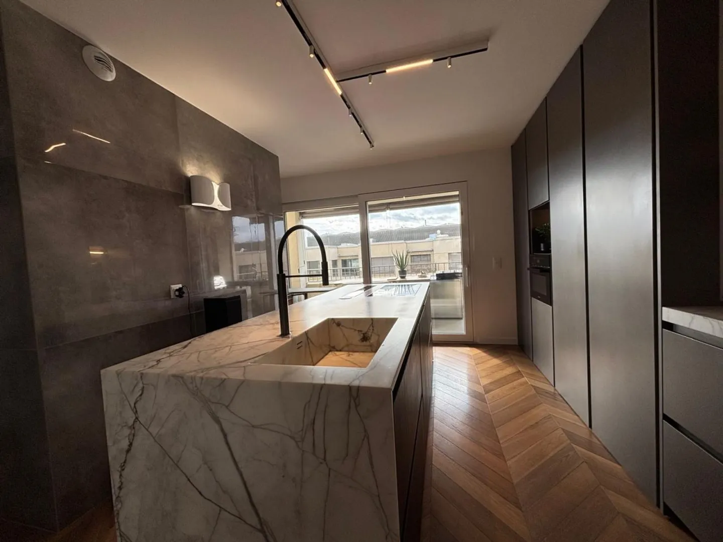 Dreamy 3.5-Room Apartment in Nyon - Photo 3 of 10