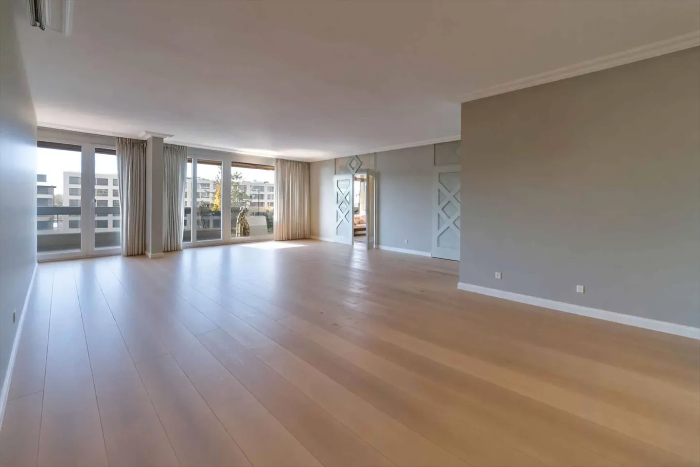 Superb 7-room apartment crossing just steps from Eaux-Vives - Photo 1 of 8