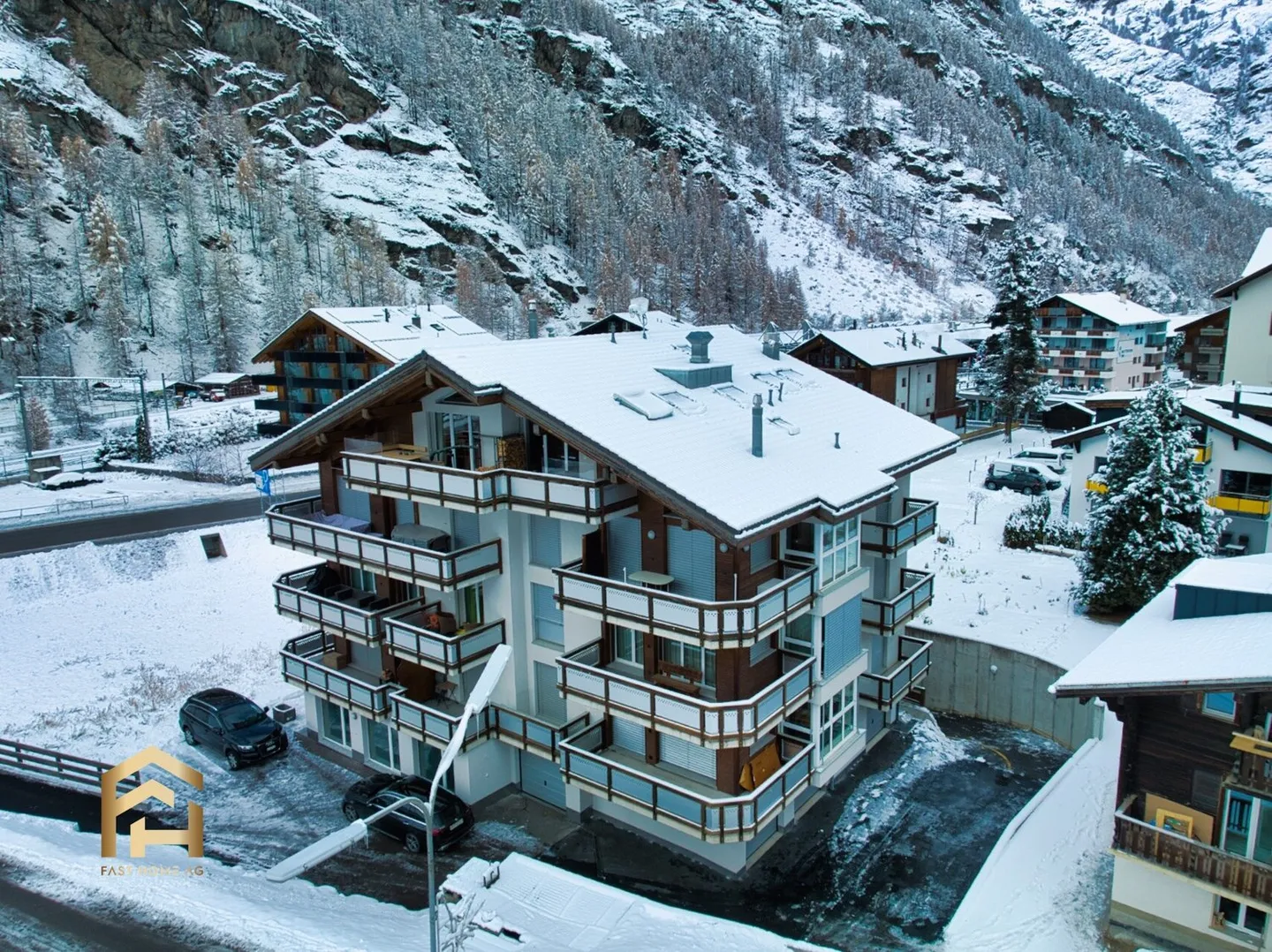 Centrally Located Car Garages in Täsch - Photo 10 of 13
