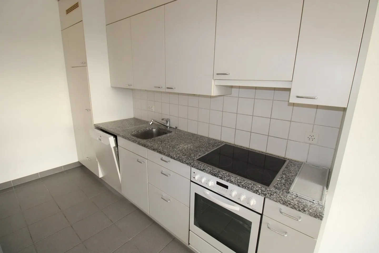 Appartement 3 pièces calme près des transports en commun et des commerces - Photo 3 sur 7