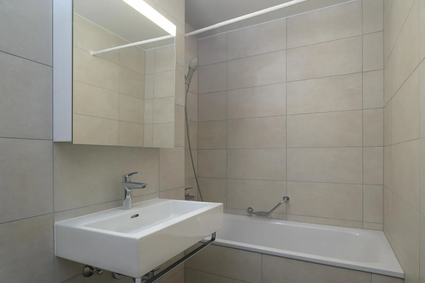 Settle in Morges! Several 3.5-room apartments in a renovated building - Photo 3 of 5