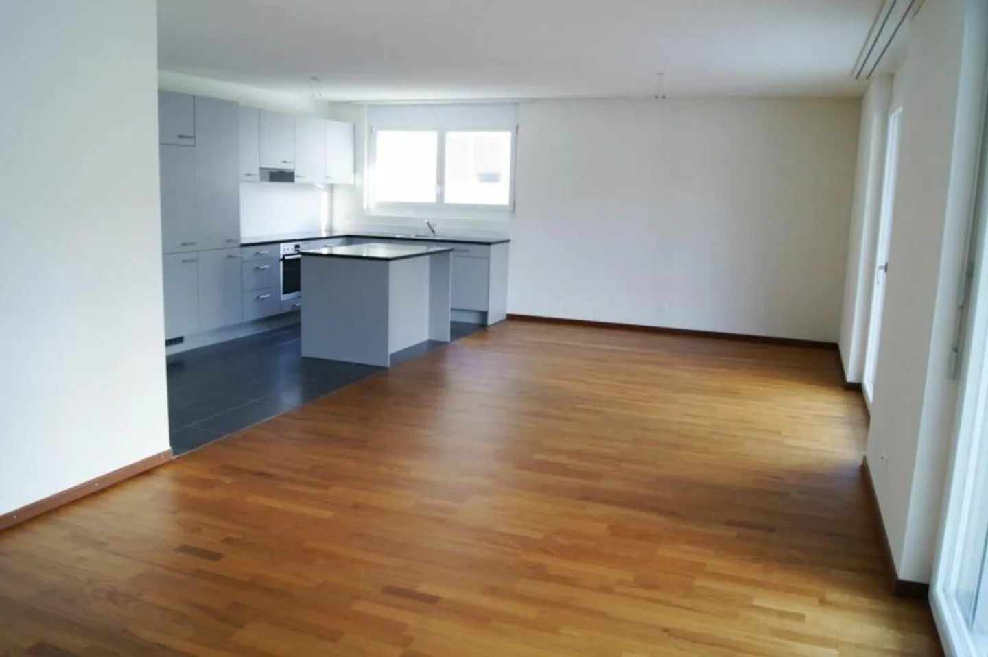 Appartement 3.5 pièces baigné de lumière - Photo 2 sur 6