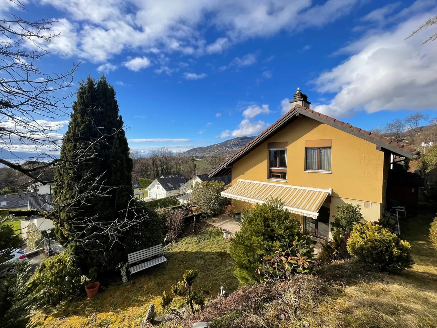 Incantevole Casa a Schiera con Vista Lago - Foto 3 di 13