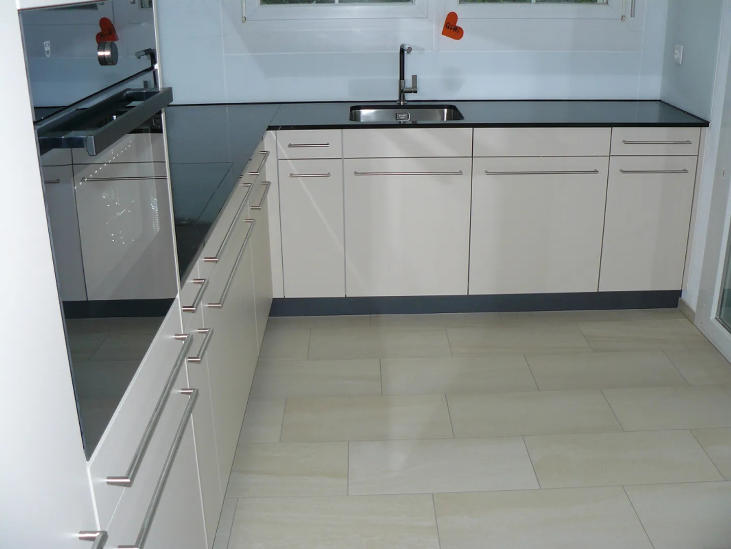 Spacious Garden Apartment - Photo 6 of 9