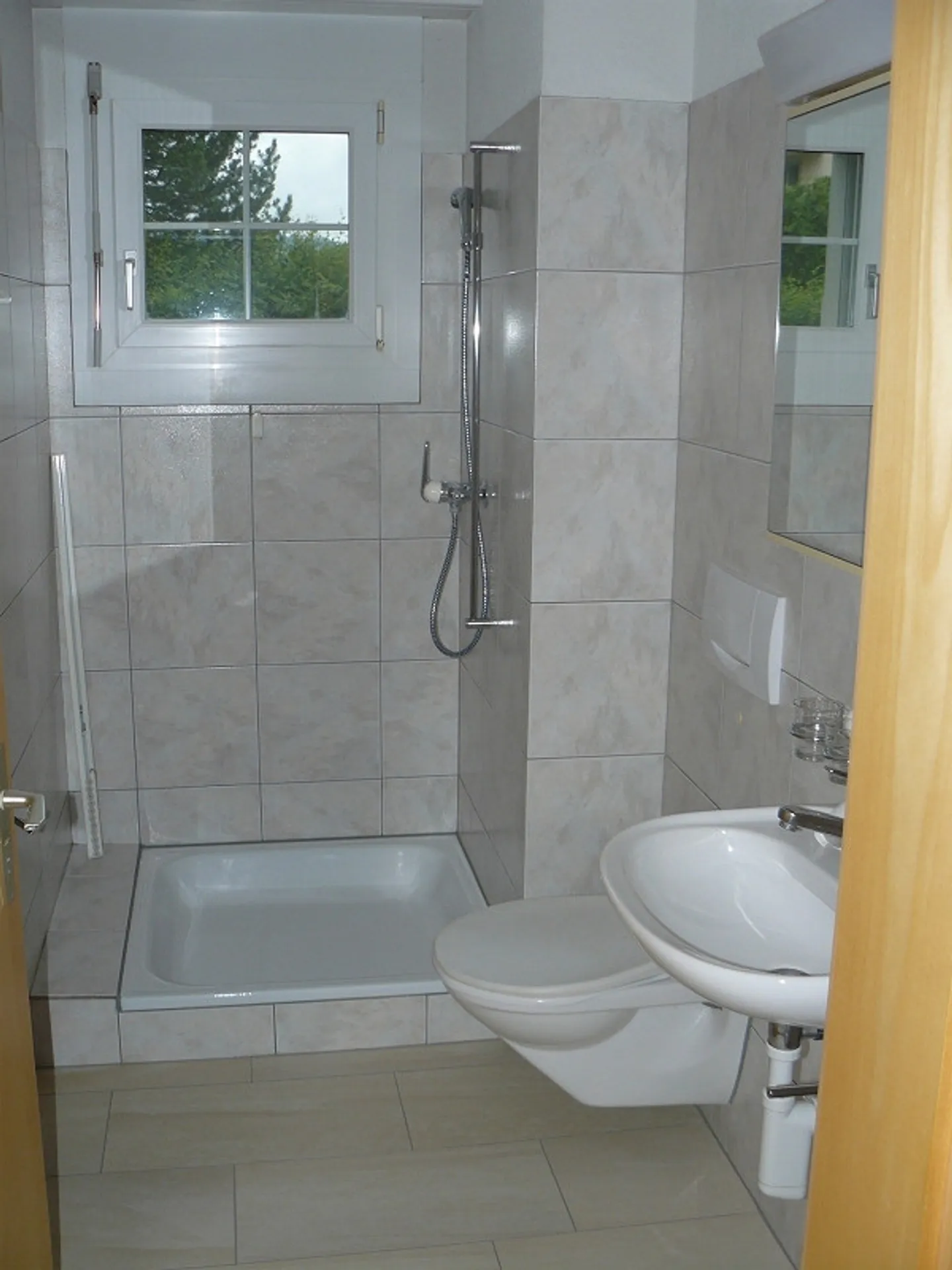 Spacious Garden Apartment - Photo 9 of 9