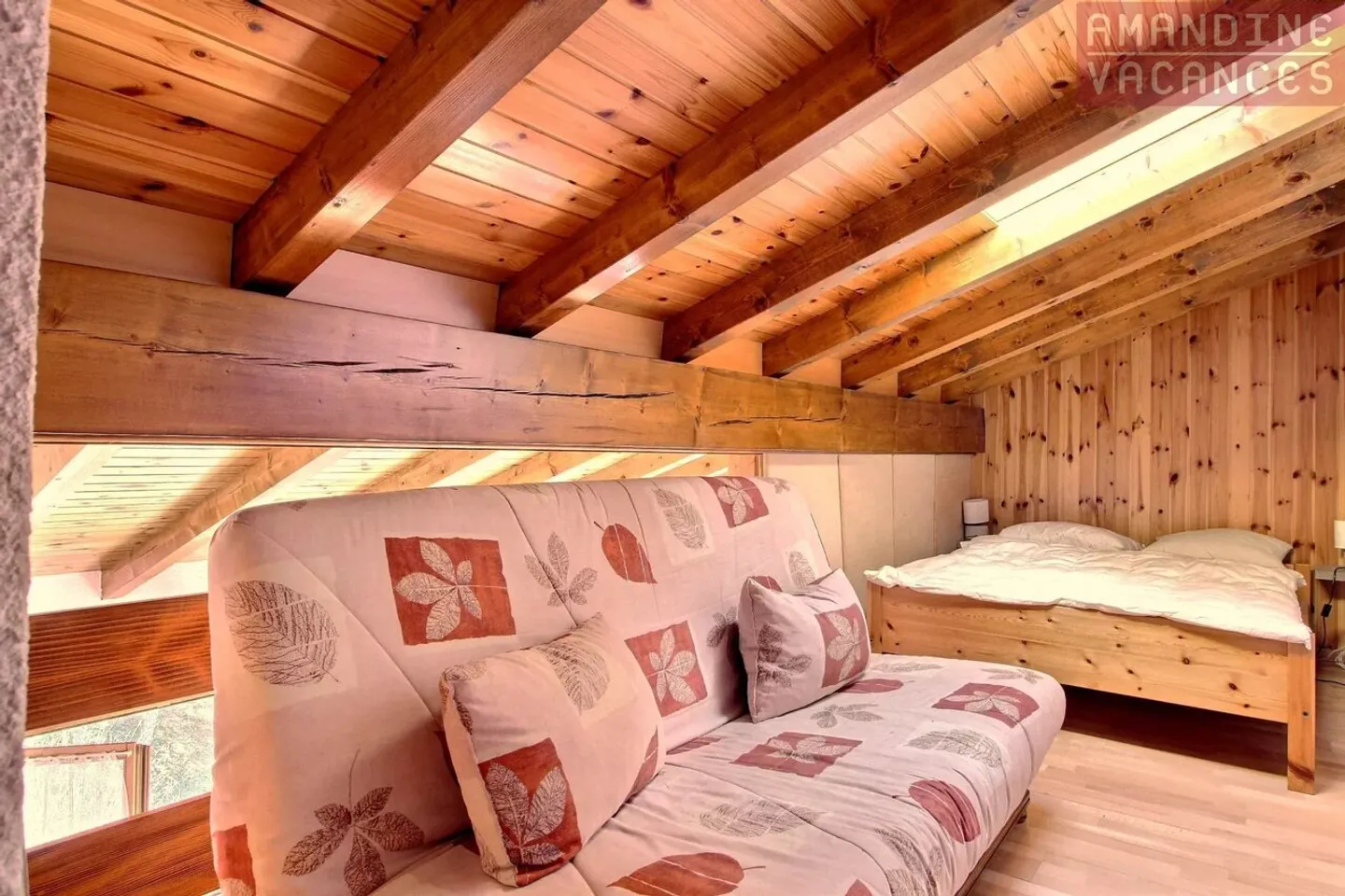 Helle 3,5-Zimmer-Wohnung mit Mezzanin inmitten der Natur - Foto 5 von 11