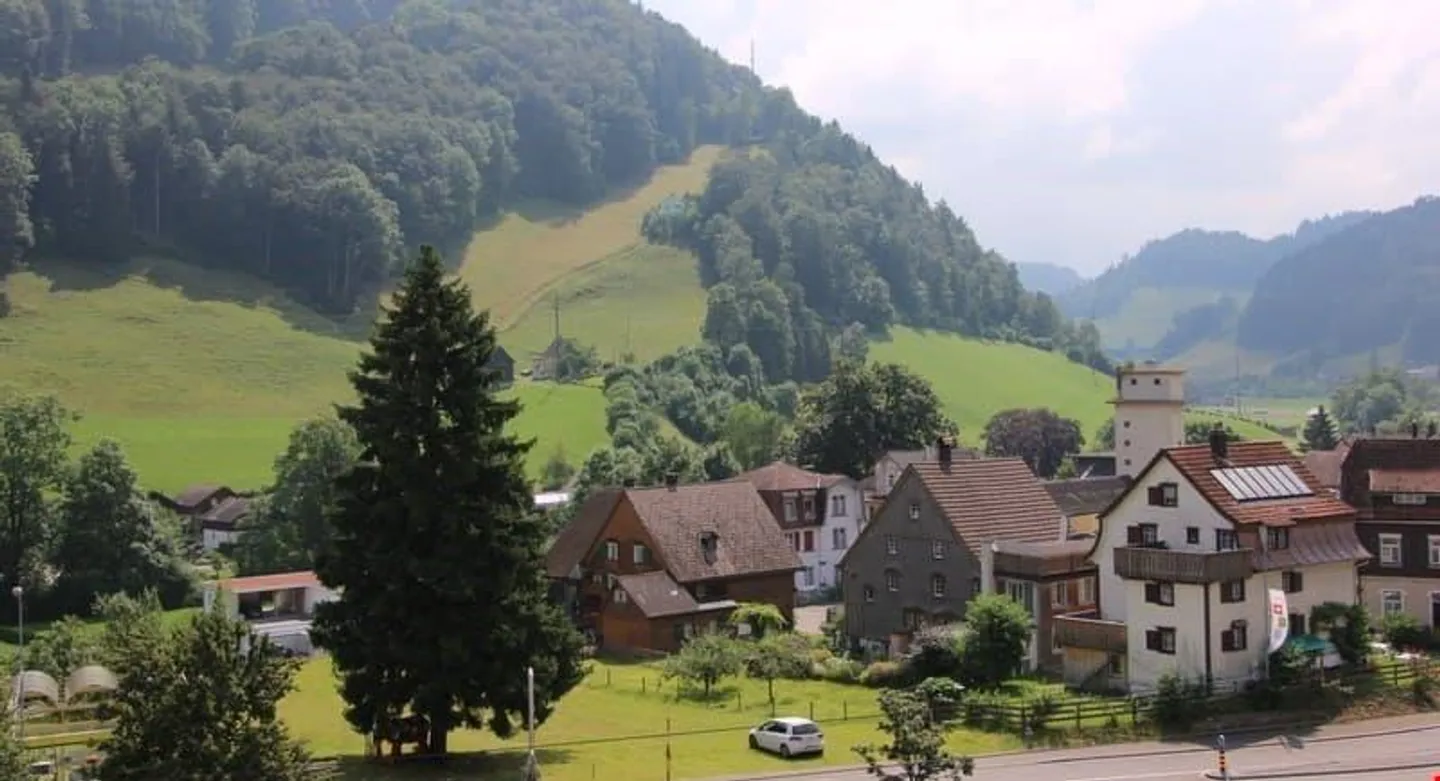 Charmante Wohnung mit Balkon - Foto 2 von 12