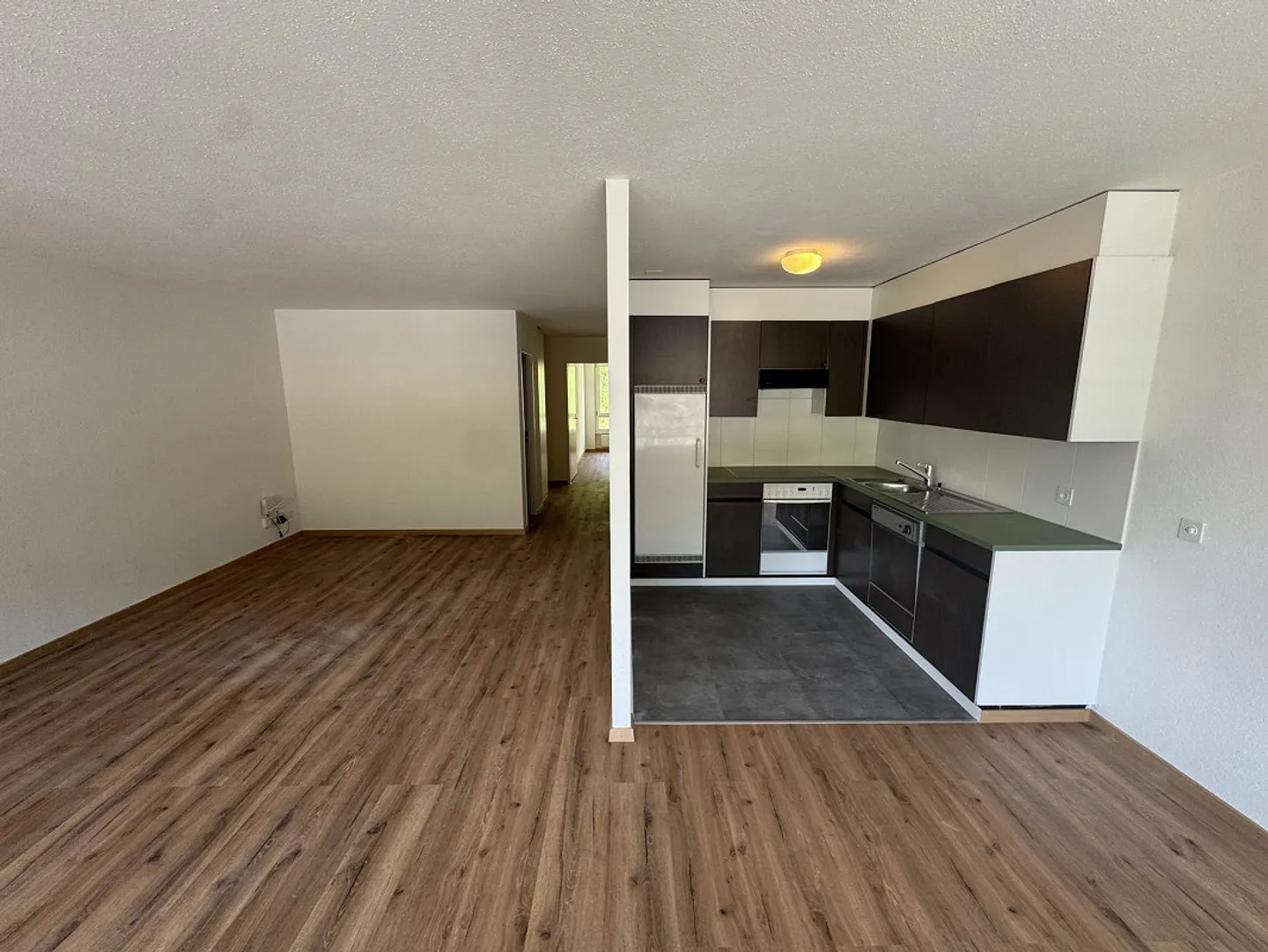 Charmante Wohnung mit Balkon - Foto 3 von 12