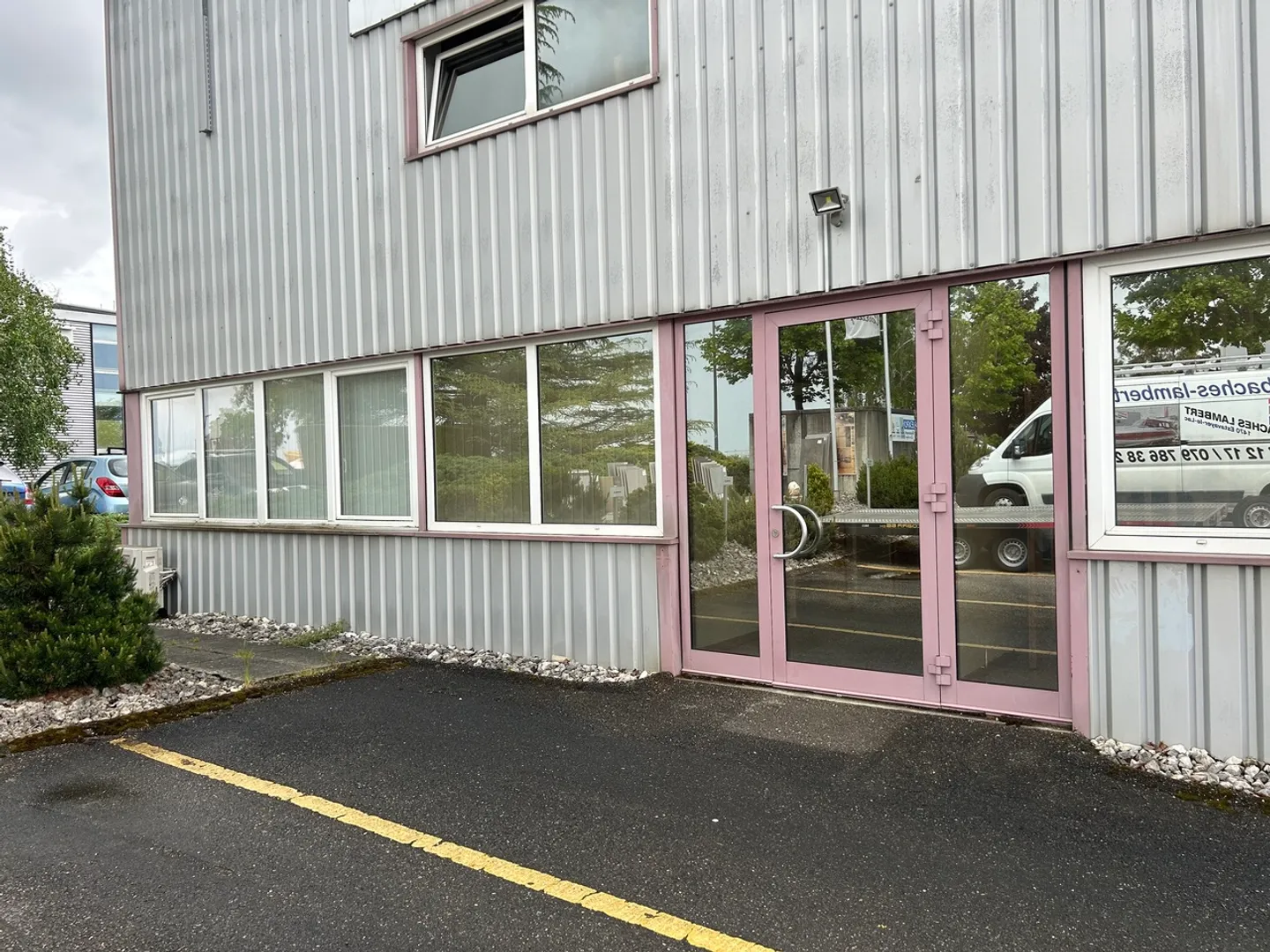 Estavayer-le-Lac For rent office offices of 60m2 divided into 2 rooms - Photo 3 of 6