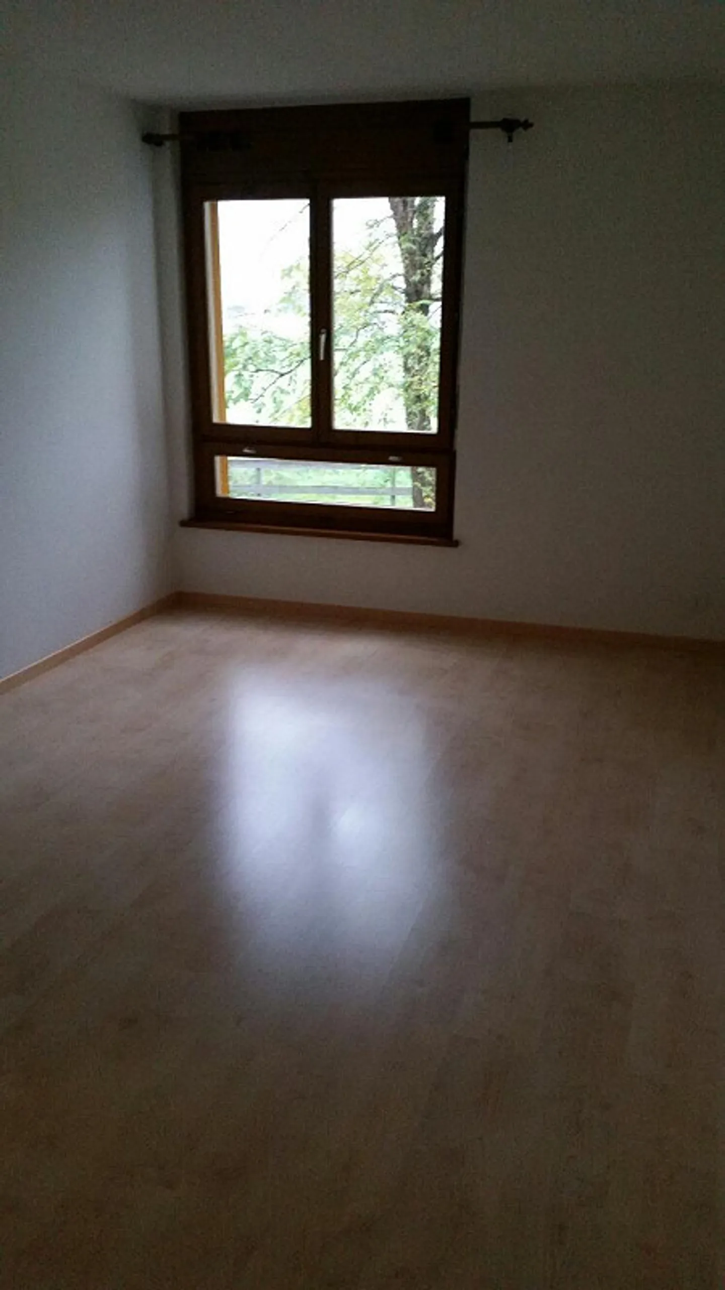 Helle 4.5-Zimmer-Wohnung mit Balkon und Garage in Schänis - Foto 6 di 9
