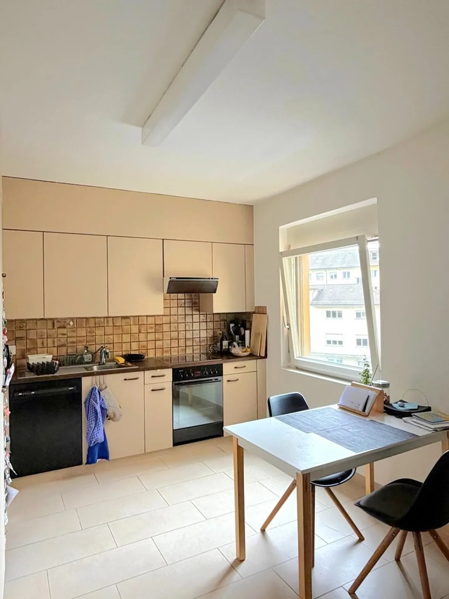 Charmante Wohnung im Kreis 3 - Foto 3 von 9