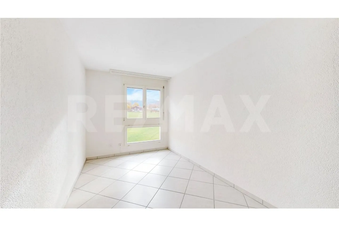 Lumière, Vue et Confort de Vie - Appartement en Attique Attrayant de 4.5 Pièces - Photo 5 sur 13