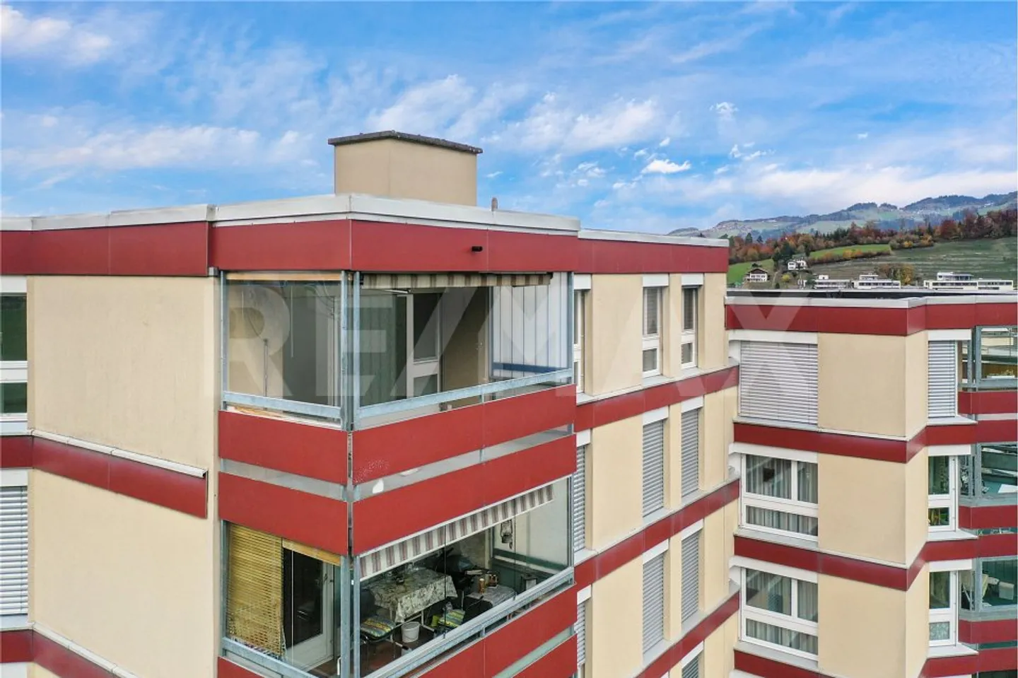 Lumière, Vue et Confort de Vie - Appartement en Attique Attrayant de 4.5 Pièces - Photo 12 sur 13