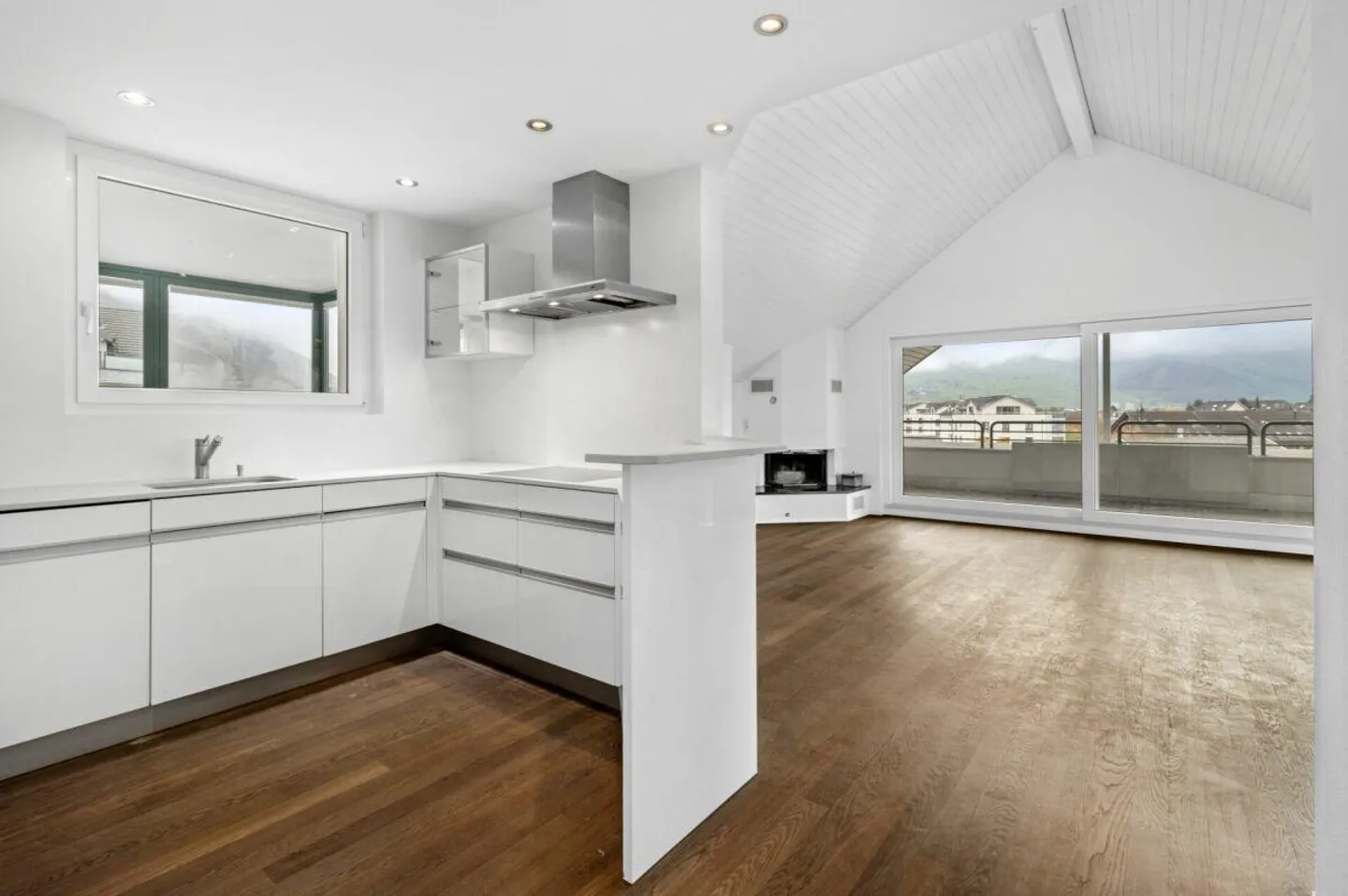 Living Above the Rooftops of Stans - Sunny, Stylish, Family-Friendly - Photo 1 of 14