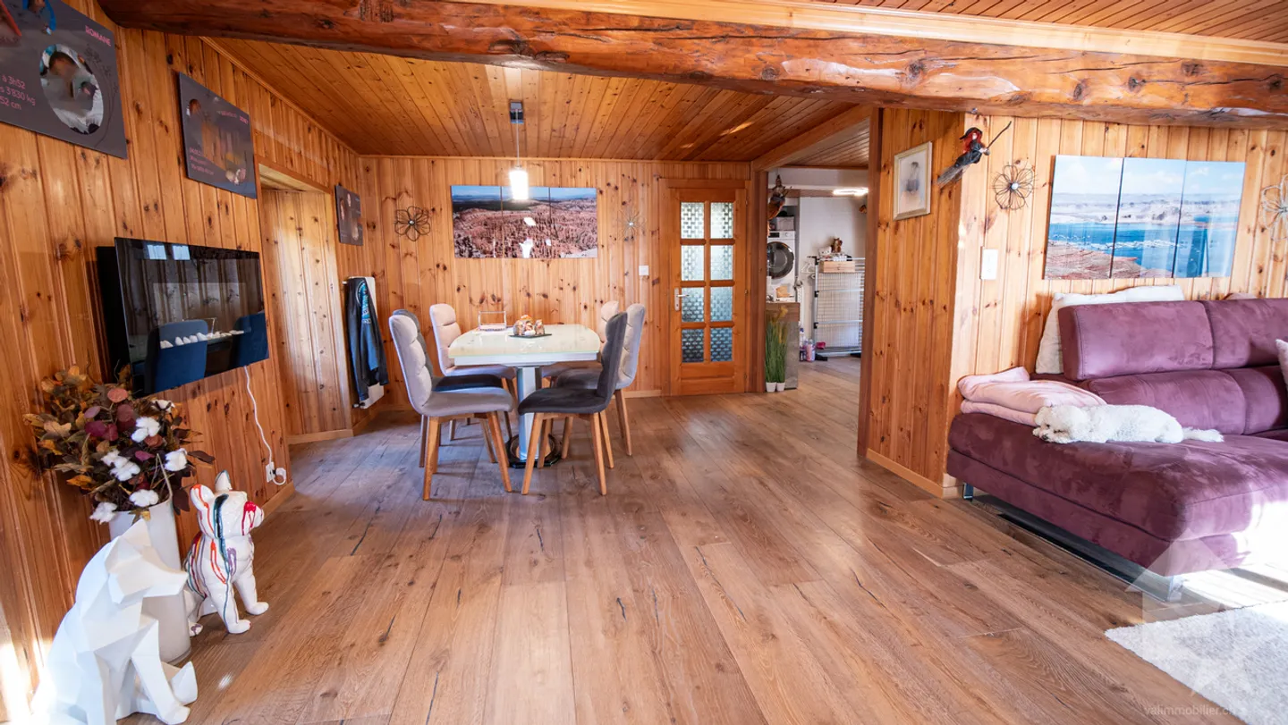 Large house with commercial space in the center of the village - Photo 8 of 38