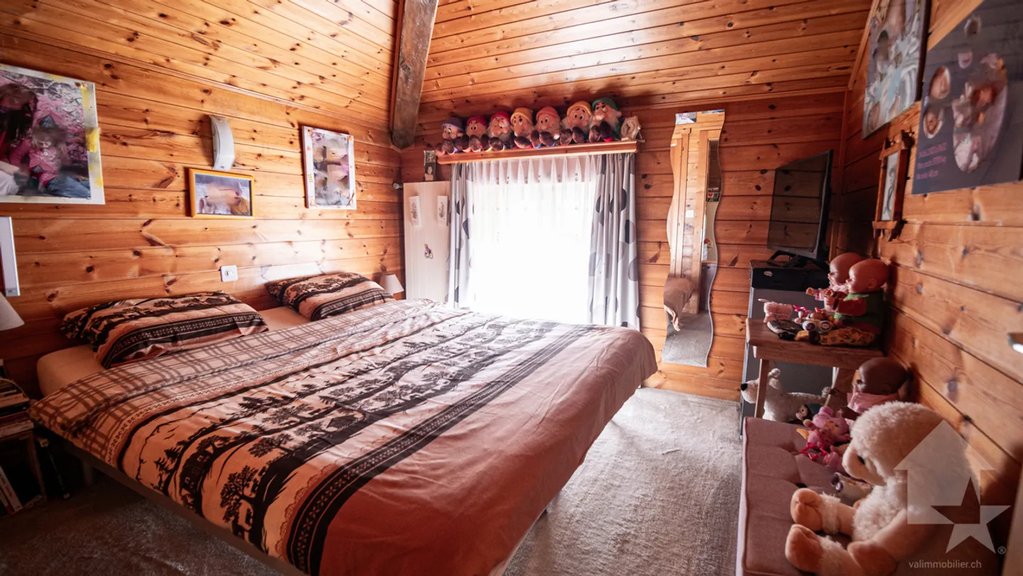 Large house with commercial space in the center of the village - Photo 11 of 38