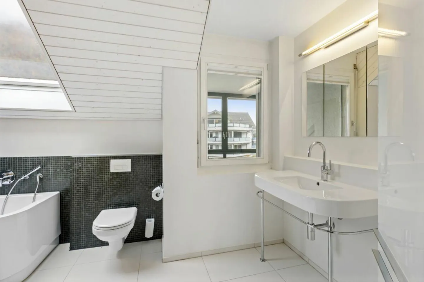 Living Above the Rooftops of Stans - Sunny, Stylish, Family-Friendly - Photo 6 of 14