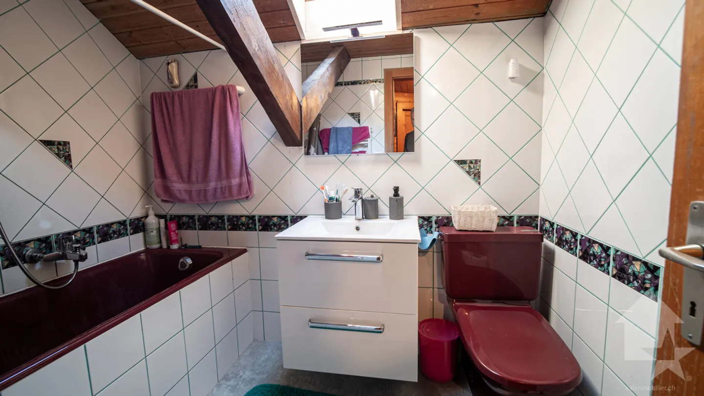 Large house with commercial space in the center of the village - Photo 13 of 38