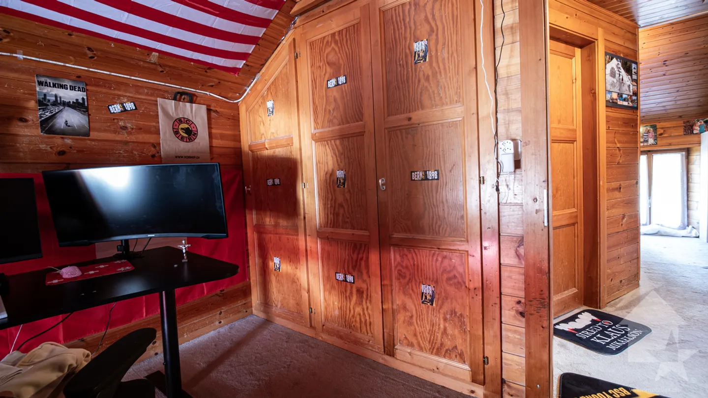 Large house with commercial space in the center of the village - Photo 15 of 38