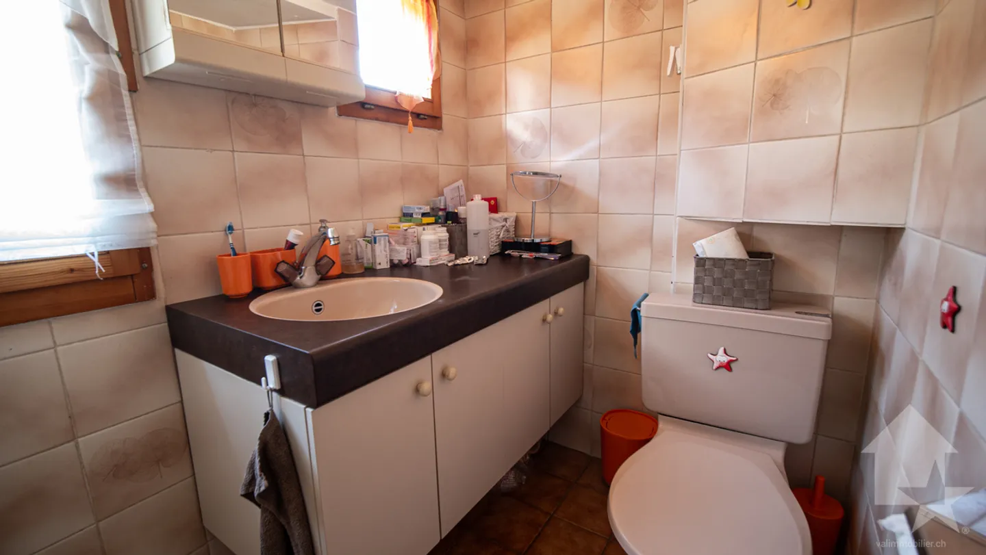 Large house with commercial space in the center of the village - Photo 17 of 38