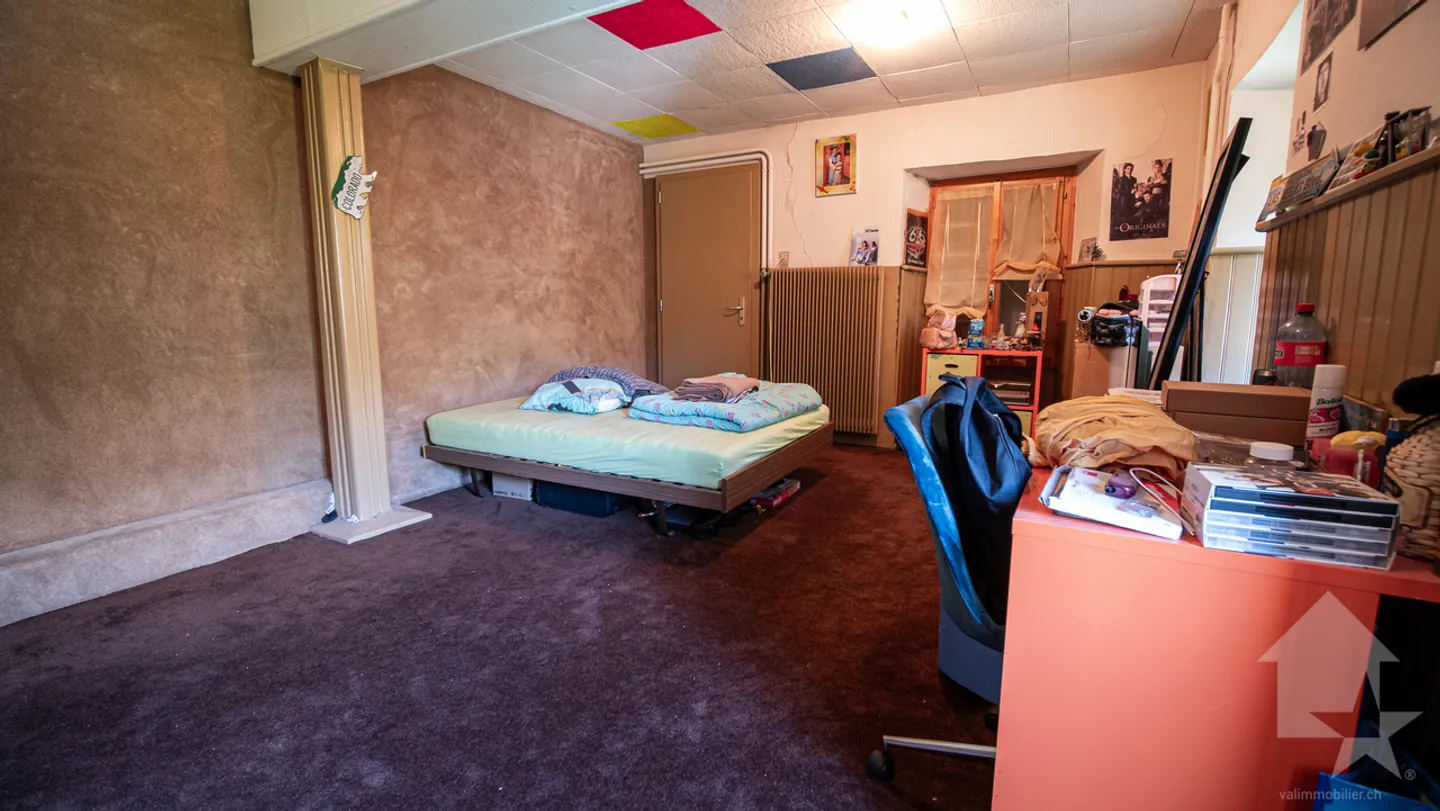 Large house with commercial space in the center of the village - Photo 18 of 38