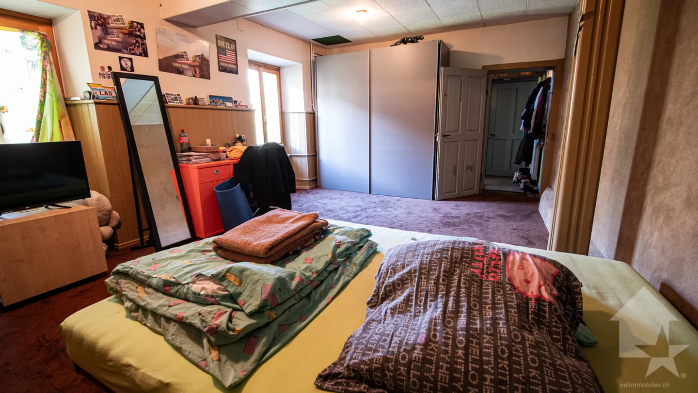 Large house with commercial space in the center of the village - Photo 19 of 38